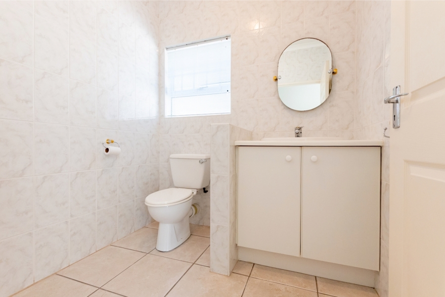4 Bedroom Property for Sale in Middedorp Western Cape